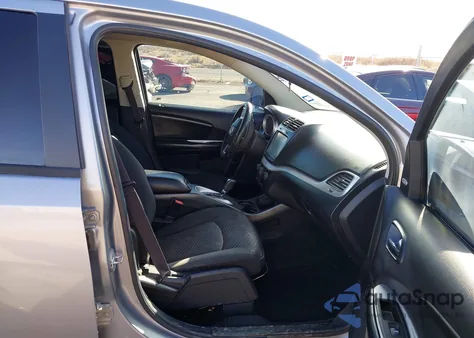 2015 Dodge Journey Sxt z USA, uszkodzony, nr VIN 3C4PDCBG6FT578033